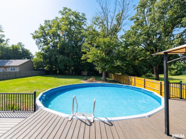 215 Jo Avenue, Germantown Hills, IL 61548