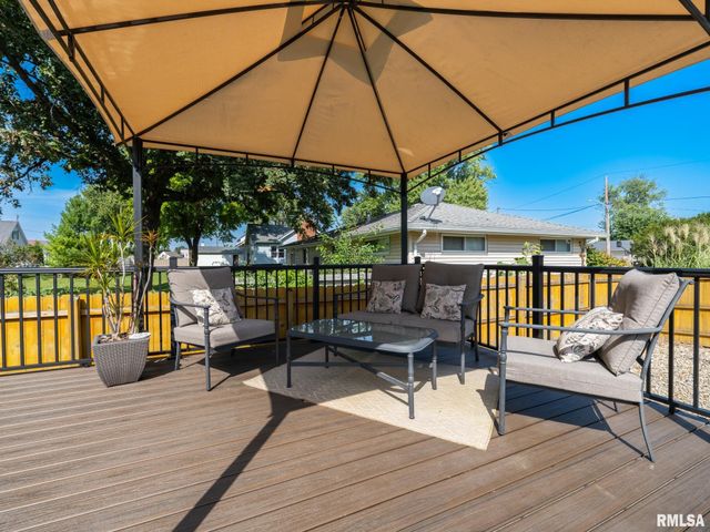 215 Jo Avenue, Germantown Hills, IL 61548