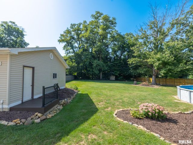 215 Jo Avenue, Germantown Hills, IL 61548