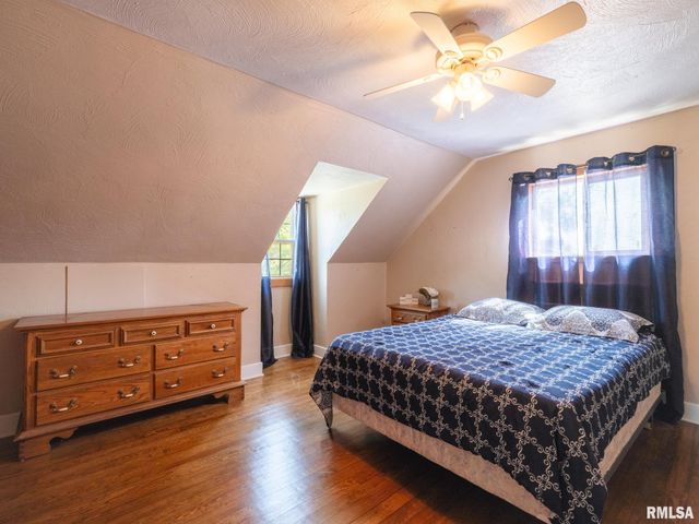 215 Jo Avenue, Germantown Hills, IL 61548