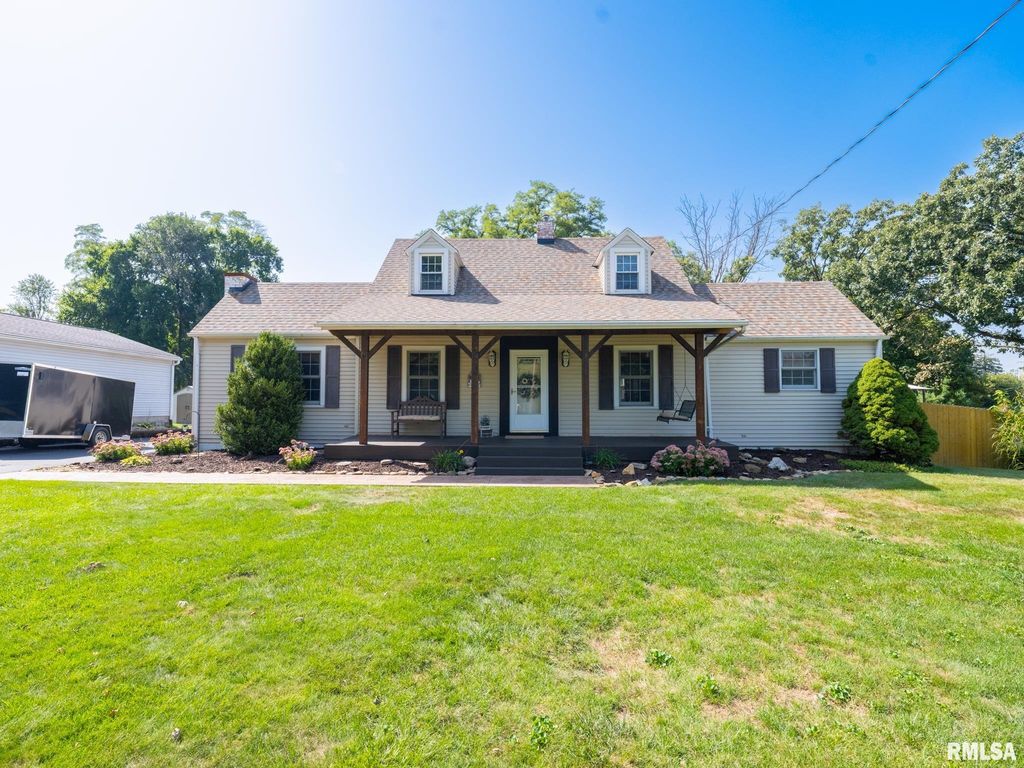 215 Jo Avenue, Germantown Hills, IL 61548