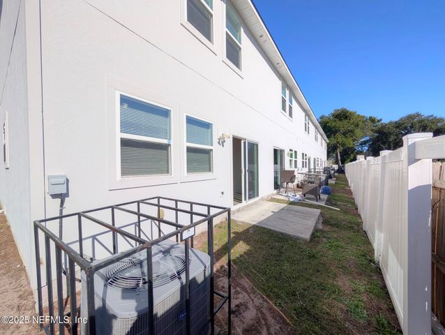 6023 CAROLINES Court, Jacksonville, FL 32277