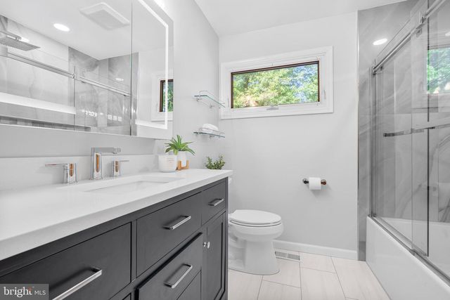45 W LONG DR, Lawrence Township, NJ 08648