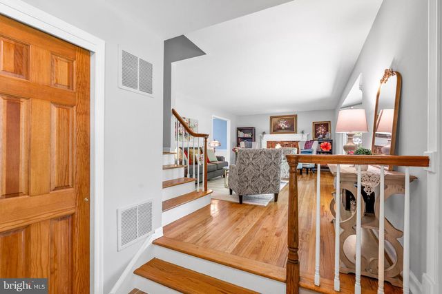 45 W LONG DR, Lawrence Township, NJ 08648