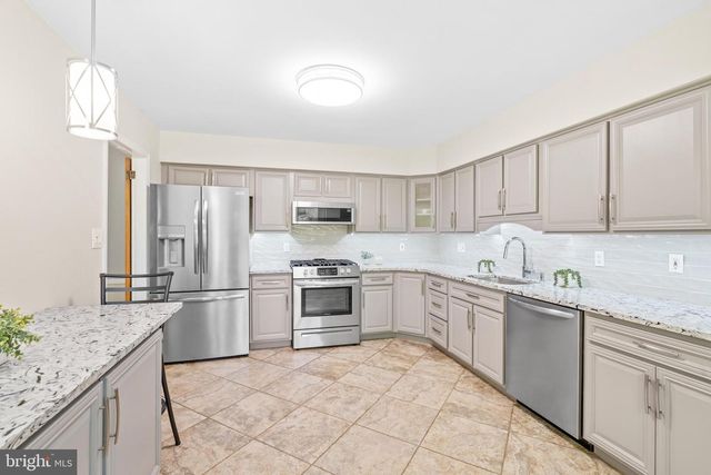 45 W LONG DR, Lawrence Township, NJ 08648