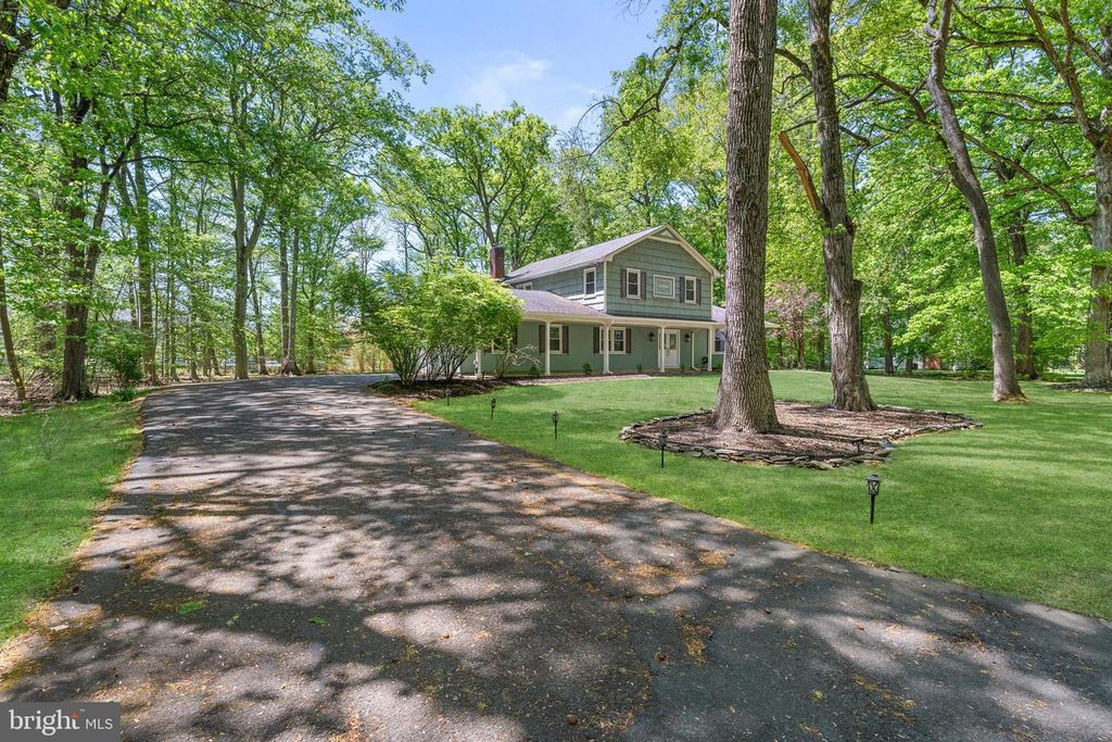 45 W LONG DR, Lawrence Township, NJ 08648