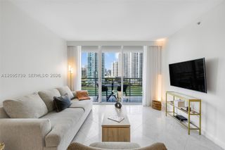 325 S Biscayne Blvd 1019, Miami, FL 33131