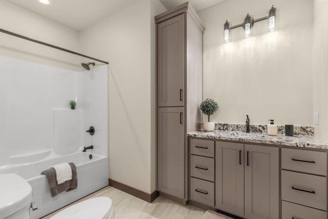 1764 BOBBY JONES DRIVE, De Pere, WI 54115
