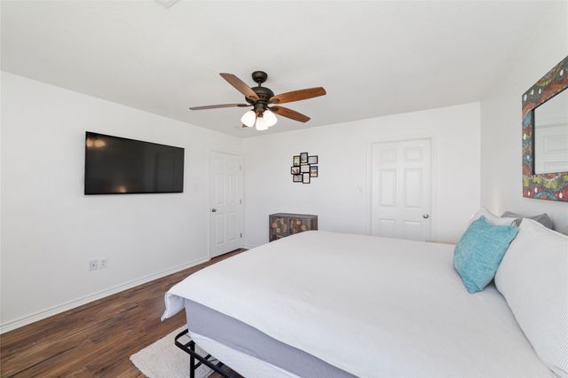 18506 E De Vaca, Galveston, TX 77554