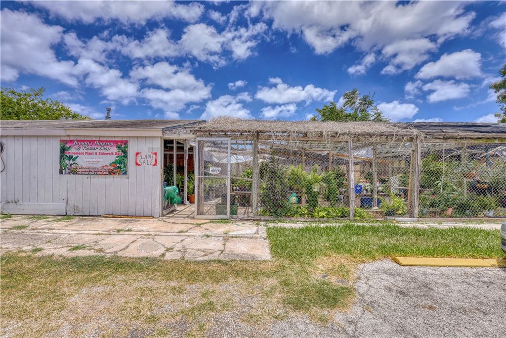 1917 Ayers St, Corpus Christi, TX 78404 — photo 3