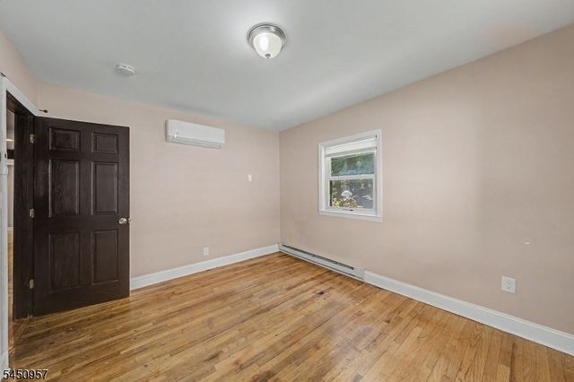 49 Omaha Ave, Rockaway Twp., NJ 07866