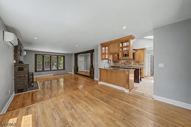 49 Omaha Ave, Rockaway Twp., NJ 07866