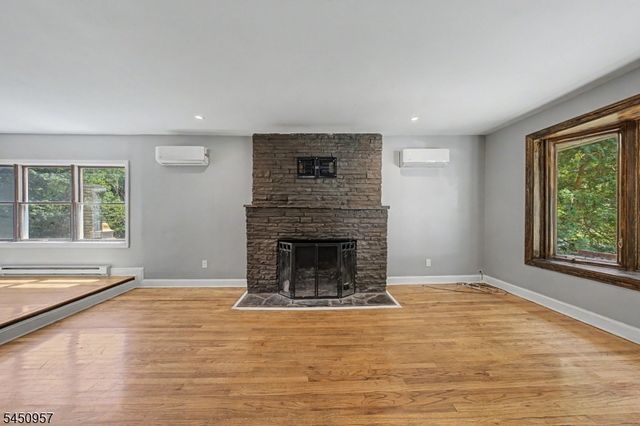 49 Omaha Ave, Rockaway Twp., NJ 07866