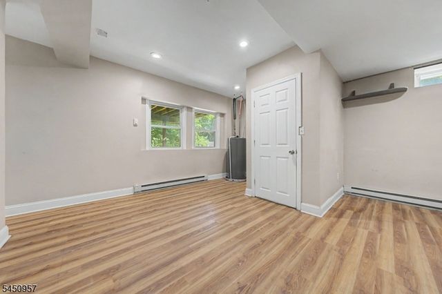 49 Omaha Ave, Rockaway Twp., NJ 07866