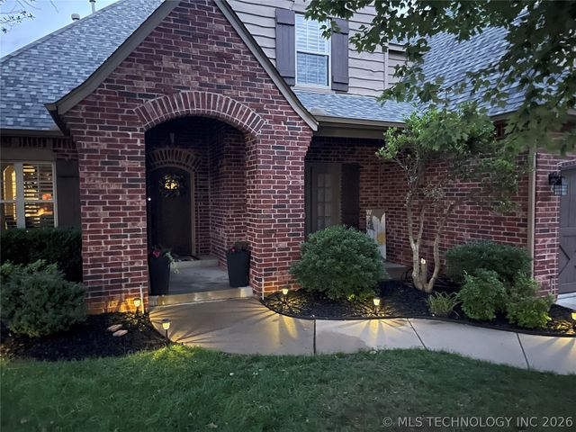 11941 S 88th East Avenue, Bixby, OK 74008