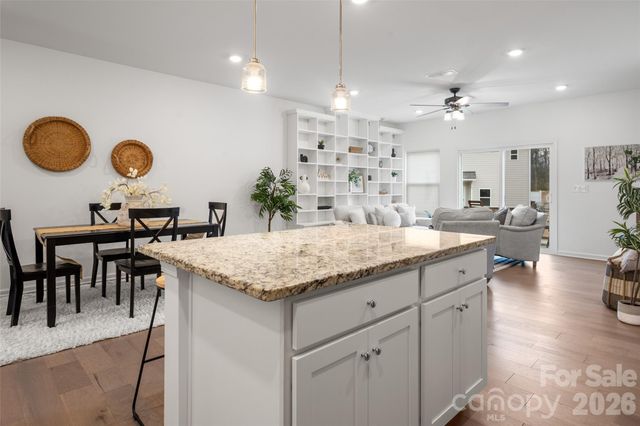 215 Harpers Run Lane, Matthews, NC 28104