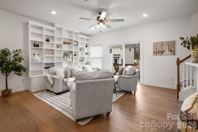 215 Harpers Run Lane, Matthews, NC 28104