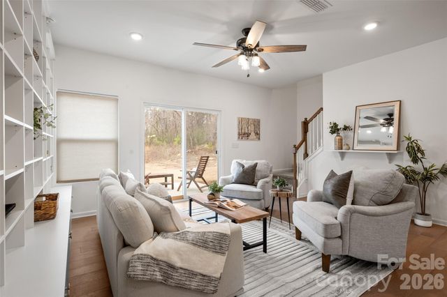 215 Harpers Run Lane, Matthews, NC 28104