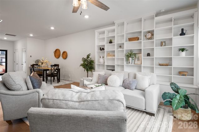 215 Harpers Run Lane, Matthews, NC 28104