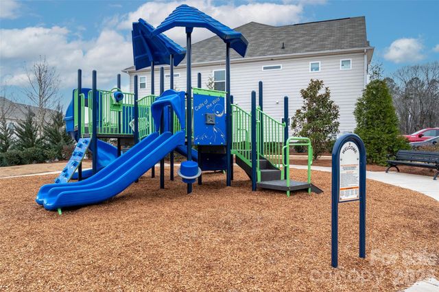 215 Harpers Run Lane, Matthews, NC 28104