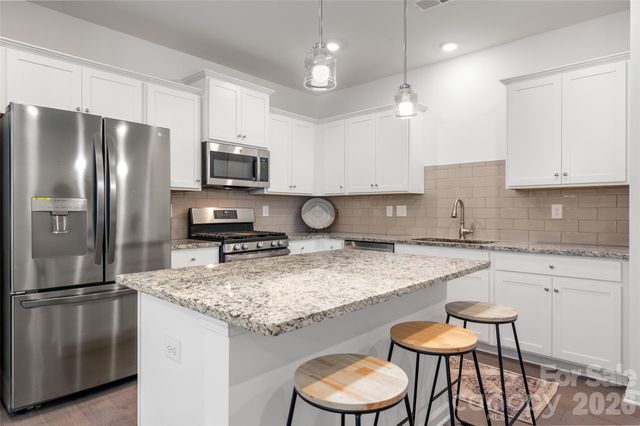 215 Harpers Run Lane, Matthews, NC 28104