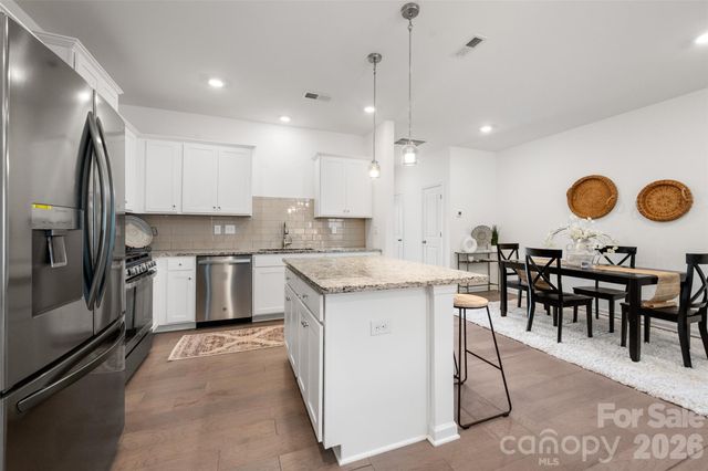 215 Harpers Run Lane, Matthews, NC 28104