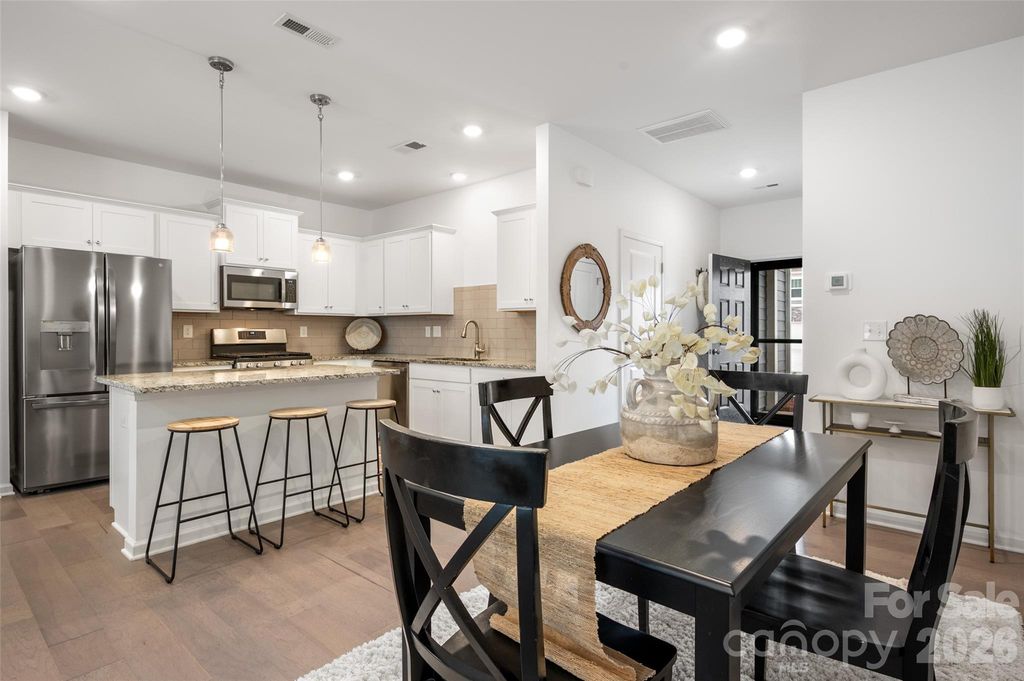 215 Harpers Run Lane, Matthews, NC 28104