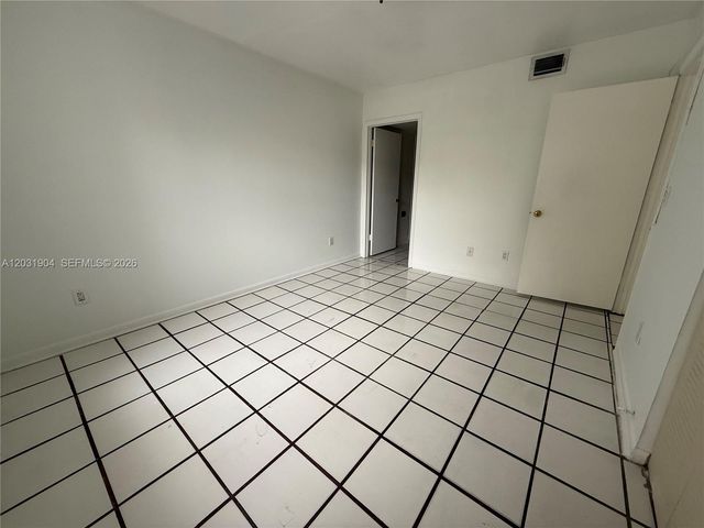 15316 SW 72nd St 19-14, Miami, FL 33193