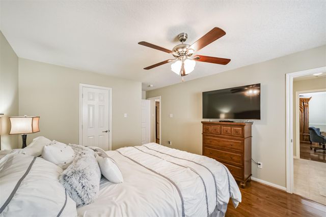 1430 W 24th Street, Houston, TX 77008