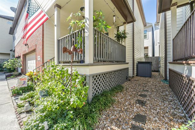 1430 W 24th Street, Houston, TX 77008