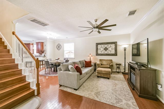 1430 W 24th Street, Houston, TX 77008