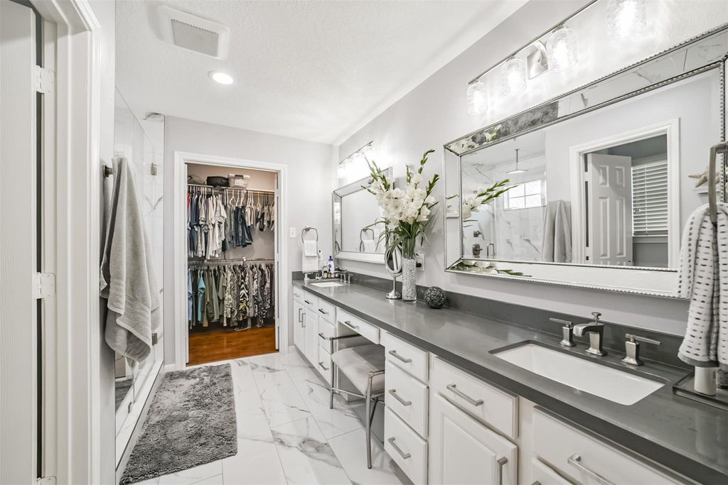 1430 W 24th Street, Houston, TX 77008