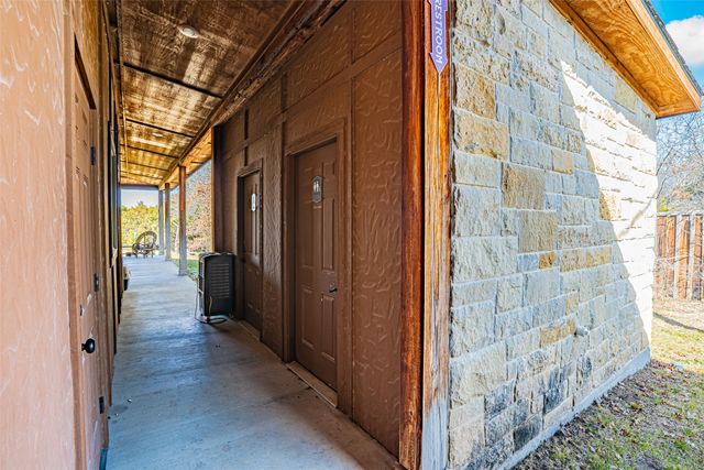 1904 Floyd Road, Weatherford, TX 76087