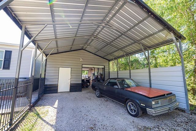 88 County Road 1333, Liberty, TX 77575