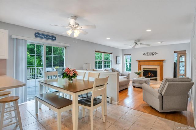 75 Apple Lane, Medford, NY 11763