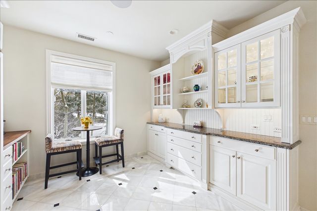 485 Oakwood Avenue D-2, Lake Forest, IL 60045