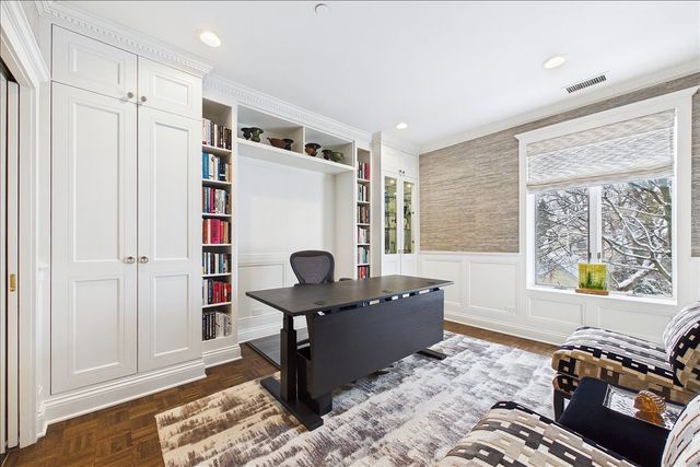 485 Oakwood Avenue D-2, Lake Forest, IL 60045