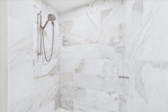 485 Oakwood Avenue D-2, Lake Forest, IL 60045