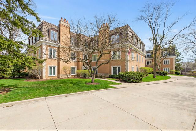 485 Oakwood Avenue D-2, Lake Forest, IL 60045