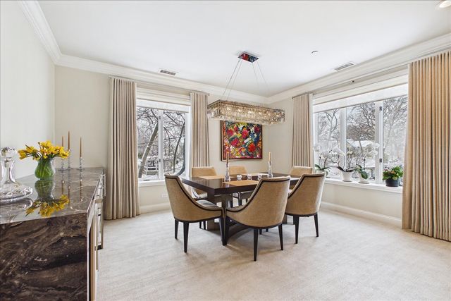 485 Oakwood Avenue D-2, Lake Forest, IL 60045