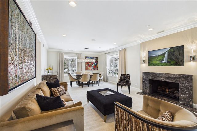 485 Oakwood Avenue D-2, Lake Forest, IL 60045