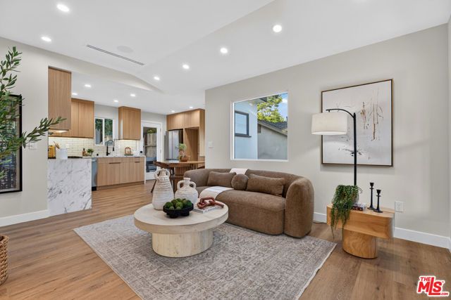 3623 5th Avenue, La Crescenta, CA 91214