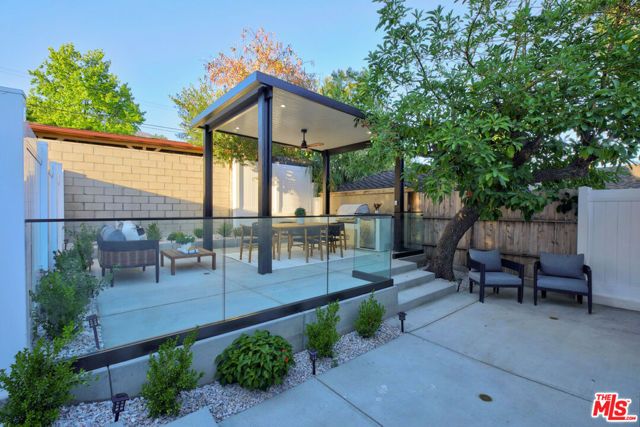 3623 5th Avenue, La Crescenta, CA 91214