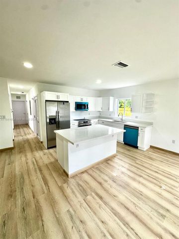 722 NW 6 CT, Florida City, FL 33034