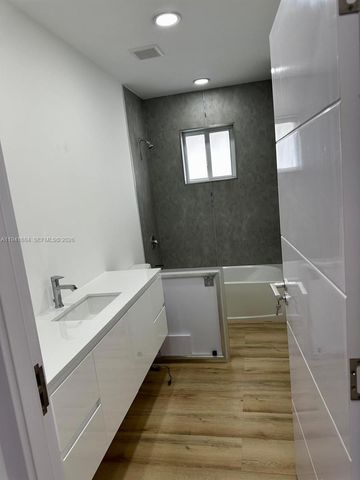 722 NW 6 CT, Florida City, FL 33034