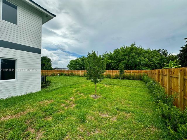 722 NW 6 CT, Florida City, FL 33034