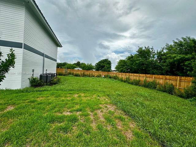 722 NW 6 CT, Florida City, FL 33034