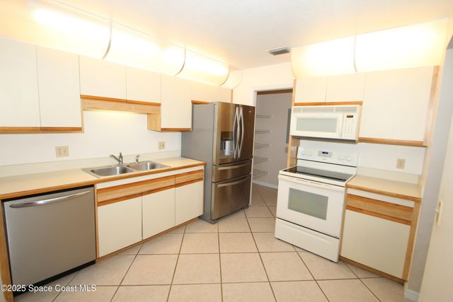9027 Manchester Lane, 22f, West Melbourne, FL 32904
