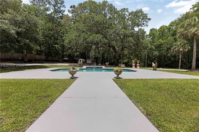 150 Palmetto Bluff Rd, Bluffton, SC 29910