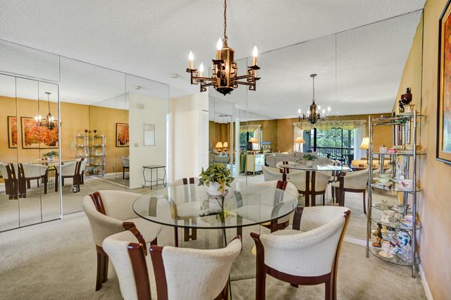 19 STRATFORD Drive E Unit F, Boynton Beach, FL 33436